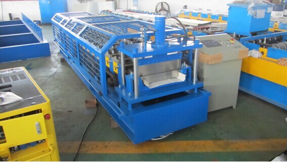 Quality 0.7-1.2mm Thick PPGI  Roof Panel Roll Forming Machine PLC Control System 10 Tons Hydraulic Decoile for sale