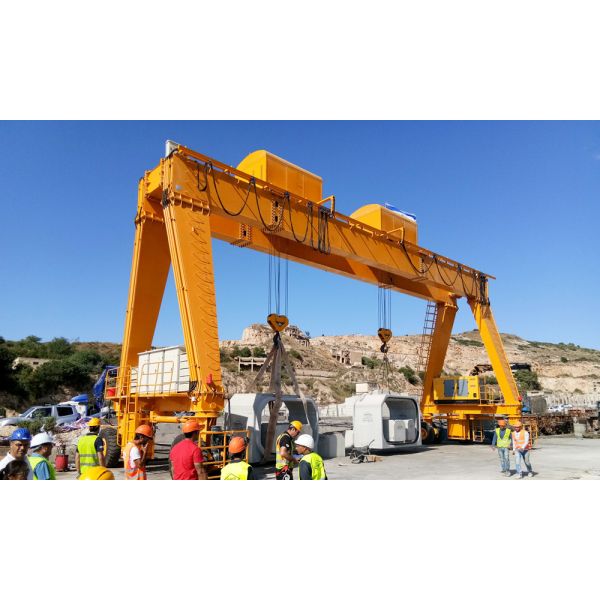 Quality Heavy Duty RTG Mobile Gantry Crane 10t~200t Load Capacity With 10~50m Span for sale