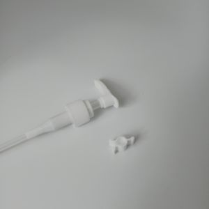 Plastic PP Ribbed Closure Left-Right Grip Lock Shower Cream Dispenser for Body