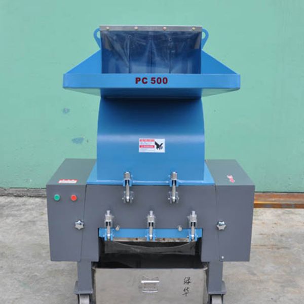 Automatic Plastic Crusher Machine 15KW Power Customized Voltage 450 - 800kg/H