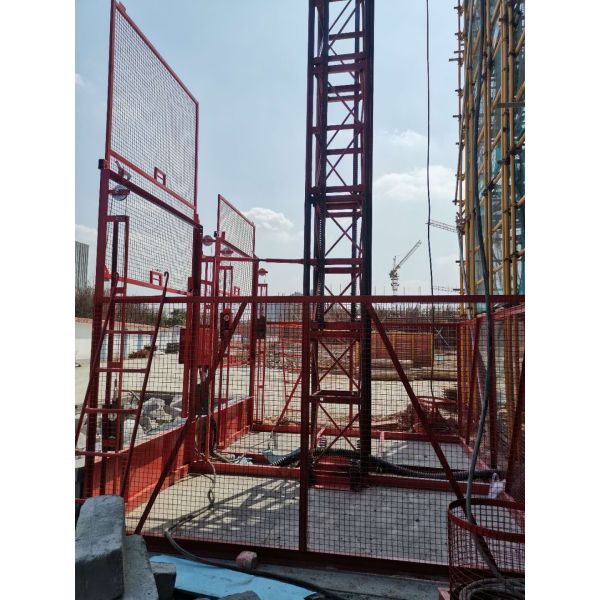 High Safety Construction Hoist Elevator Robust Structure Large Carry Capacity
