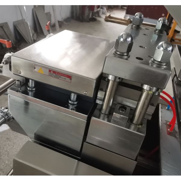 DPP 80 Semi Automatic Mini Candy Card Packaging Sealing Machine for Customized Packaging