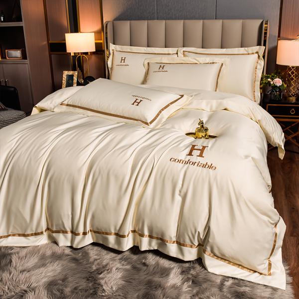Non Disposable Luxury Bed Sheets Ice Silk Bedding Set For Comfortable Sleep