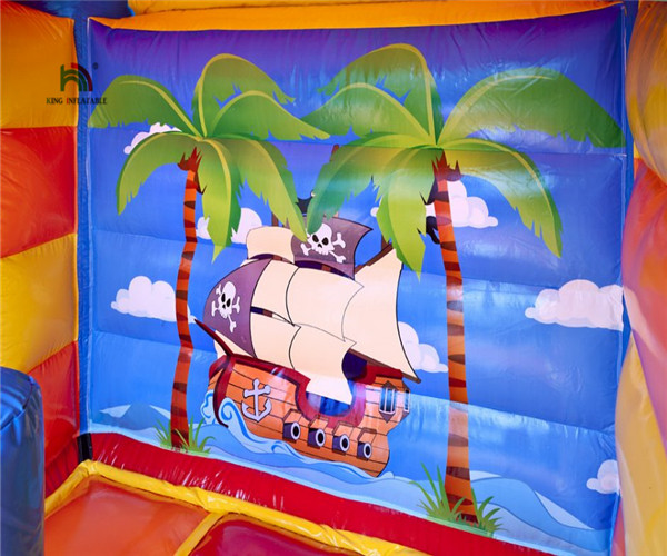Outdoor Pirate Cartoon Printing Inflatable Jumper Castle With Roof Quadruple Stitching