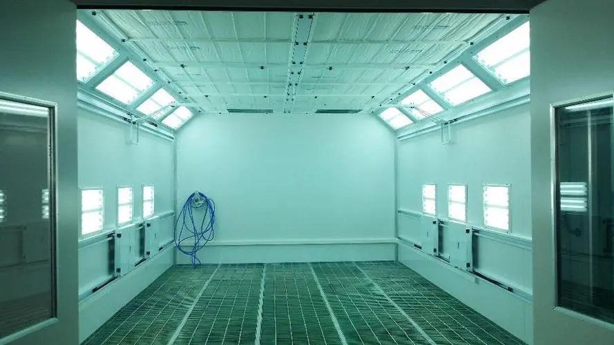 China Joystick Control System Bus Spray Booth Offering Reach Up To 25 Feet Ideal for Coating of Large Buses and Heavy Vehicles on sale