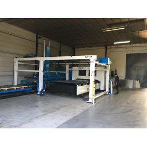 Full automatic CNC metal fiber laser cutting machine with loading and unloading