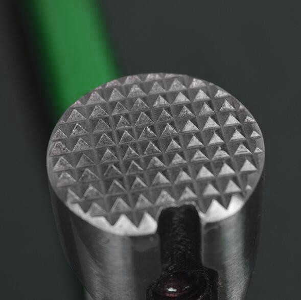 Claw Hammer with Anti-Slip Surface and Magnet XL0020