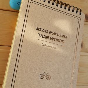 Customized Academic A5 PU Leather Diary Notebook with Elastic Band and 80 Inner