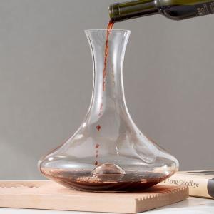 China 2000ml Modern Wine Decanters 70oz Hand Blown Glass Decanter Lead Free on sale