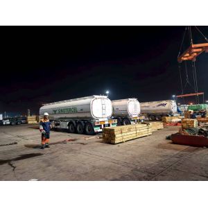 Carbon Steel Q235B Fuel Tank Semi Trailer with Optional Square Type and 6mm