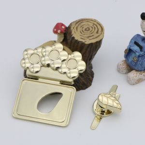 Best selling high end plating light gold leaf shape metal turn locks for handbag
