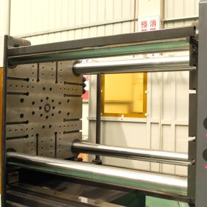 OUCO800T Environmental Protection And Energy Saving Injection Molding Machine