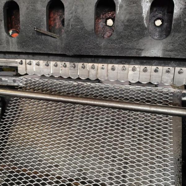 Quality Expanded Metal Sheet Processing Way Expanded Mesh Machine Piece Size 1000*2000 Mm 1220*2440 Mm 500*1000 Mm Raw Material Q235 for sale