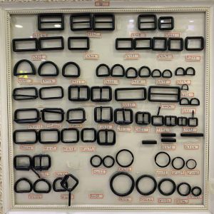 China Square Ring Plastic Adjuster Buckle For Bags Coating Black AZO SGS on sale
