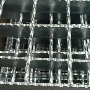 China 30mm Flat Bar Welding Steel Decking Grating Modern Bright Surface on sale