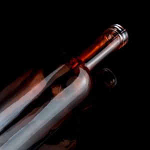 Coating Red Color 750ml Tequila Glass Bottle with Unique Design and Cork