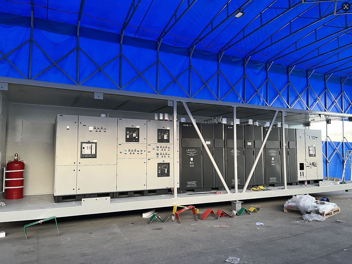 Eaton Micro Modular Data Center Power Cube with 25-60kW Cooling Capacity 21.5-Inch FHD Touch Screen and Three Phase UPS System