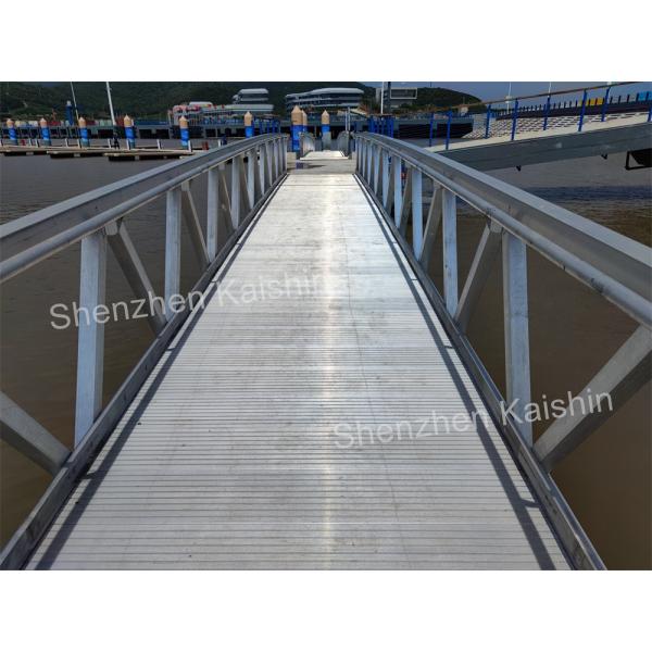 Quality High Corrosion Resistance Marine Aluminum Gangways With 1.1m Handrail For Floating Dock Pier for sale