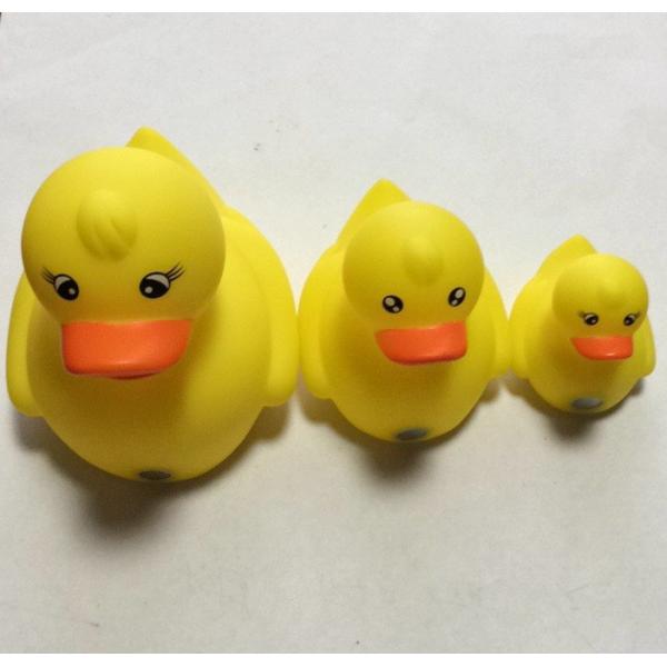 Yellow Floating Carnival Baby Rubber Duck Water Resistant With Magnecti