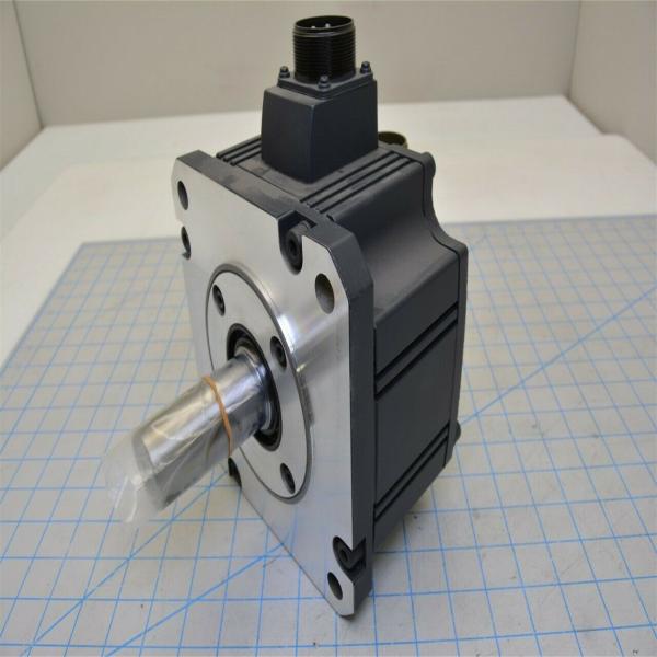 Mitsubishi HC-SFS202K AC Servo Motor 3 PHASE 11A 138V 2000RPM 2KW NEW