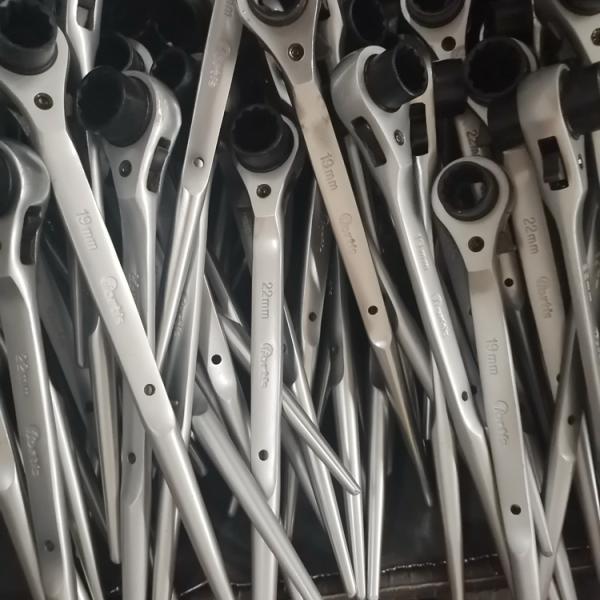 Chrome Vanadium Steel Cold Forged 12 Points Double Sizes Socket 19mm 22mm 650Nm Germany Scaffold Grip Ratchet Wrench