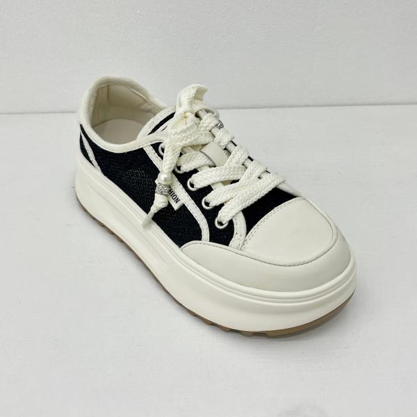 Quality Leisure Black And White Canvas Sneakers With Breathable Mesh Upper for sale