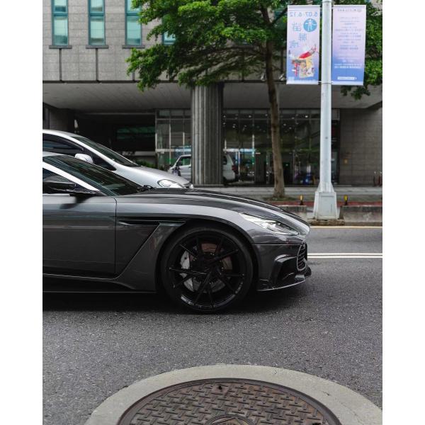 DB11 Aston Martin Widebody Kit Green Bumper Lip Splitter Db11 Body Kit