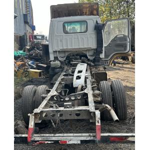 This is a Japanese original small truck carrying 3-5 tons of cargo for sale at a