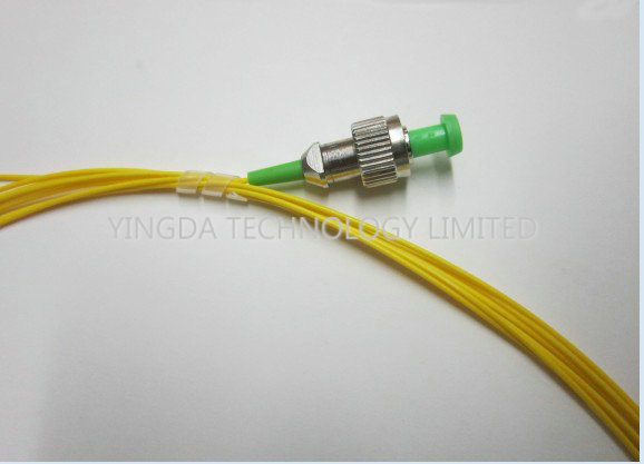 1.5M 0.9mm Yellow Fiber Optic Cable APC FC Pigtail SM Green Boot For Telecom