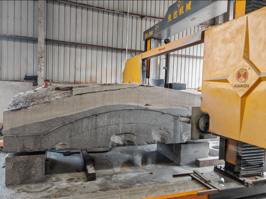 China GANTRY MOVABLE HEAVY DUTY DIAMOND WIRE SAW MACHINE IDEAL FOR CUTTING LARGE BLOCKS OF STONE on sale