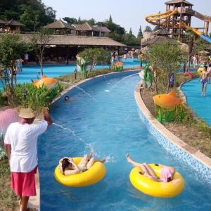 Customized Amusement Water Park Lazy River Equipment With Plastic Foam
