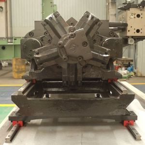 Yellow Hydraulic Servo Plastic Garbage Container 550t Injection Molding Machine