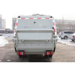 LHD 4X2 SINOTRUK HOWO Compressed Compactor Garbage Collection Truck 5 - 6m3