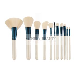 China Non Irritating Synthetic Blush Brush With Natural Wood Handle on sale