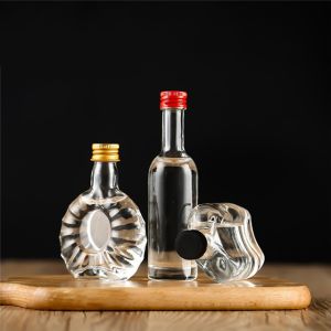 Leak Resistant Crystal Glass Bottles 40ml 50ml Vodka Wine With Aluminium Cap
