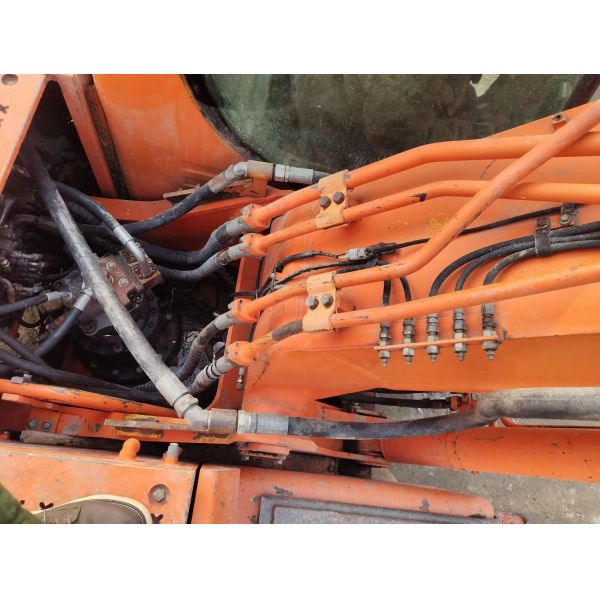 Doosan DX225LC excavator with original quality and affordable price