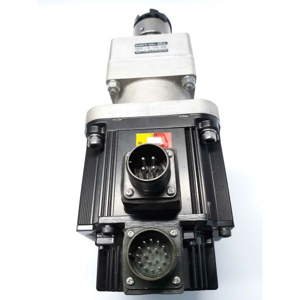 Yaskawa SGMG-03A2B AC SERVO MOTOR 3A 300W 1000RPM 200V NEW