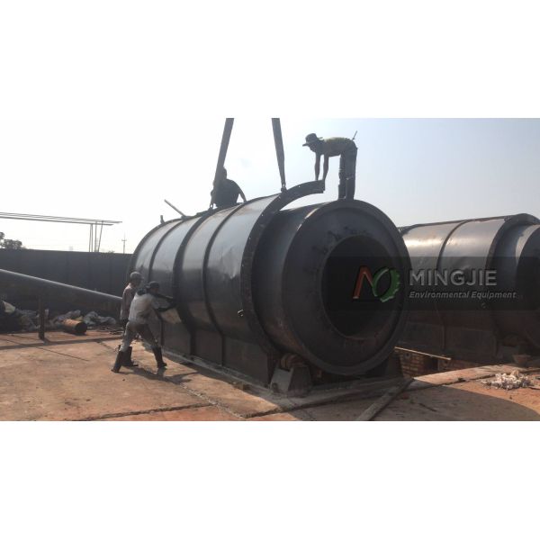 Converting Solid Waste with Normal Pressure Automatic 5-15TPD Waste Tyre Pyrolysis Machine