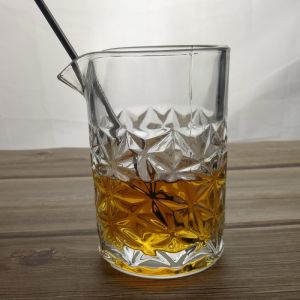 China 450ml Engraved Scotch Mixing Glasses With Embossed Pattern on sale