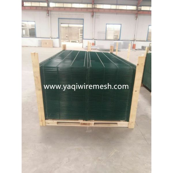 Plastic Coating Security Iron Wire Mesh Fence Airport Fence Metal Fence Powder Coating