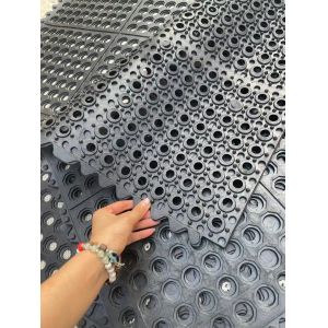 Black Anti Fatigue Mat with Holes for Work Place or Factory