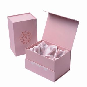 Wholesale Rectangular Pink Gift Packaging Boxes CMYK Printing Customized from china suppliers
