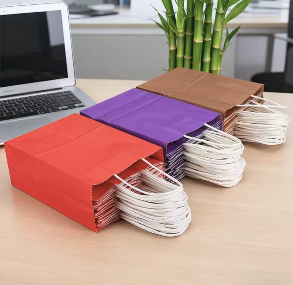 Customized logo kraft paper shopping bag with white brown twisted handle,