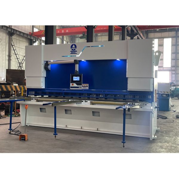 DELEM DAC360T Controller Hydraulic Guillotine Shearing Machine For Precise 8mm Cutting