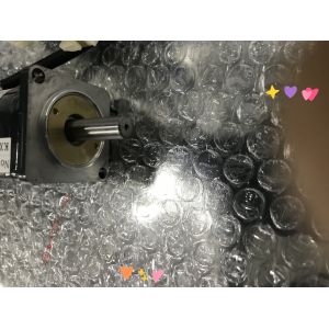 Yaskawa SGME-01AFNS11 AC SERVO MOTOR 0.87A 100W 3000RPM 200V NEW