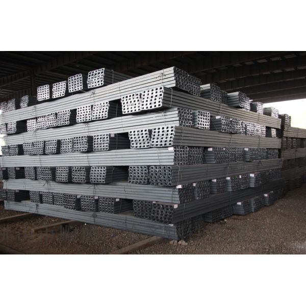 Q235 Q345 U Shaped Steel Channel Hot Rolled Channel Steel 28A 250x82x7.5mm