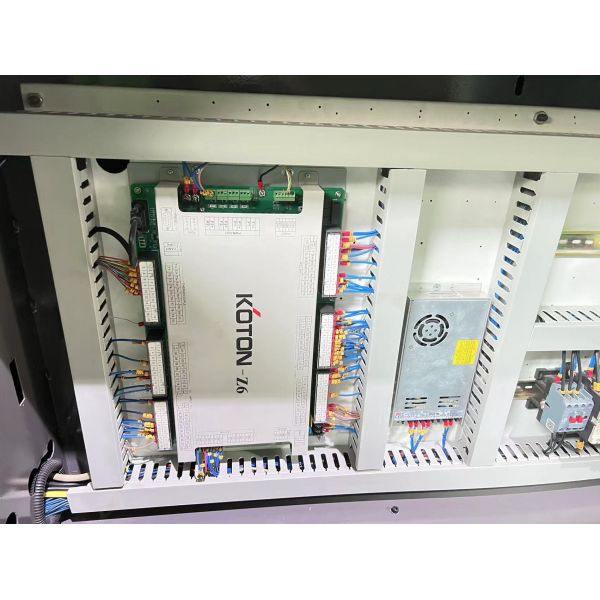 800ton Car Bumper Molding Machine Used Plastic Auto Parts Making Machine