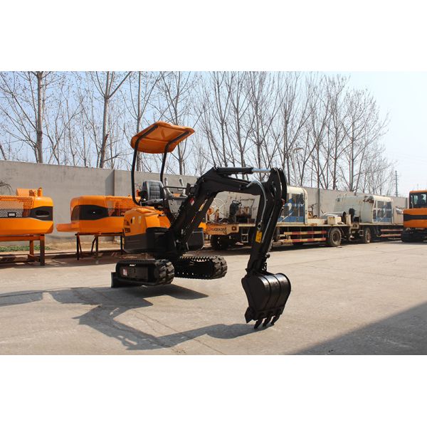 Garden 1.6T Mini Crawler Excavator Machine Displacement 23.3 L / Min