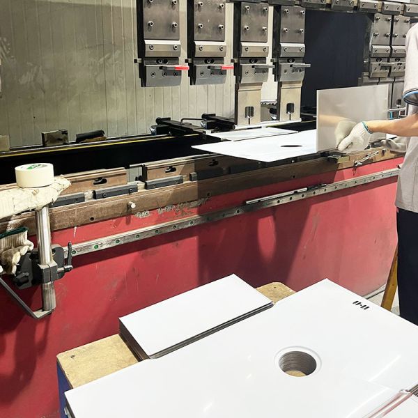 Quality Advanced Control Systems 201 And 316L Dual-Grade Stainless Steel CNC Bending Machine For Handmade Sinks for sale