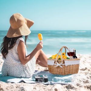 Wicker Picnic Basket with Lid and Handle Sturdy Woven Body with Washable Lining